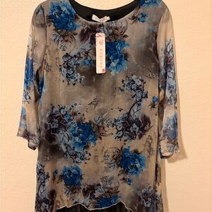 Chic Floral Midi Dress - Blue and Black sheer sleeve. Says XL but definitely sma